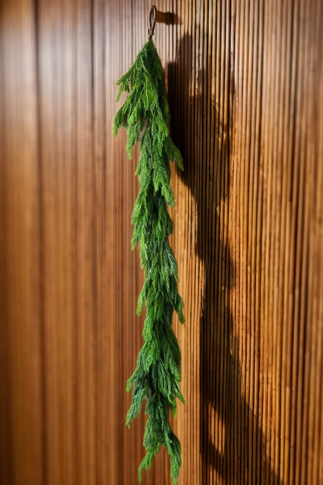 💥Christmas Special Sale-Deluxe Norfolk Pine Garland - Image 3
