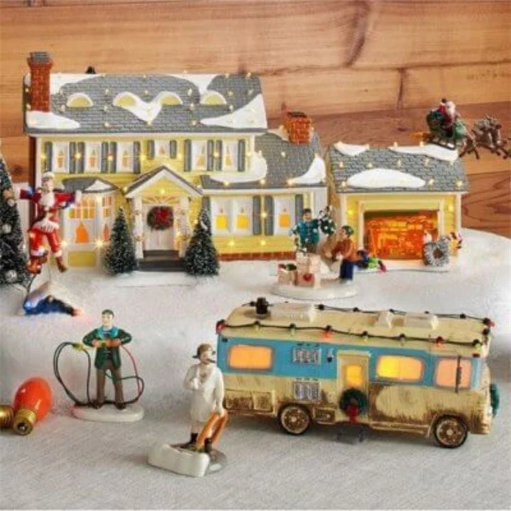 National Lampoonâs Christmas Vacation-Inspired Ceramic Village - Image 4