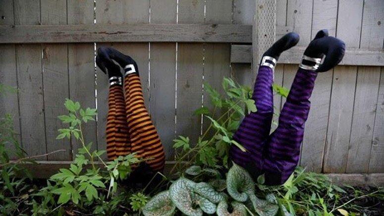 🔥Early Halloween 🔥Animated Kicking Witch Legs - Image 2