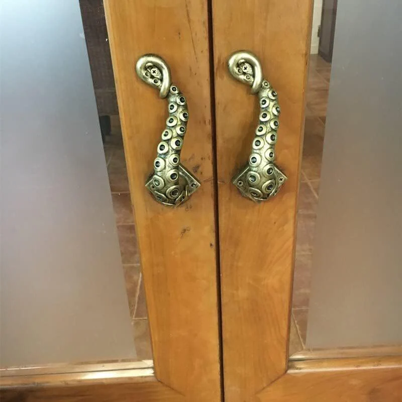 Antique octopus door knob - Image 9