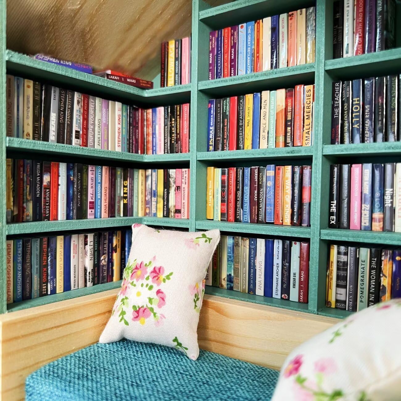 Miniature Anxiety Bookcase â An antique-style bookstore with tiny books - Image 9