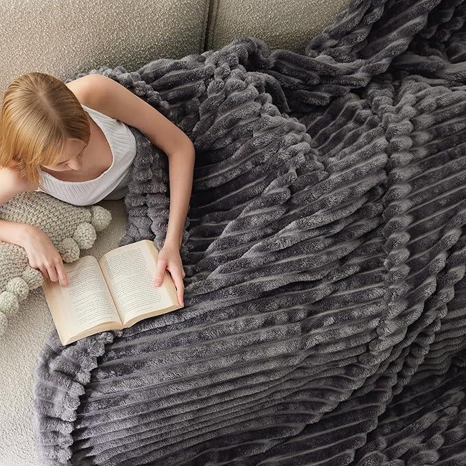 ✨Discover the Ultimate Striped Flannel Fleece Blanket – Your Cozy Companion for Every Season! 🌈🧣 - Image 6