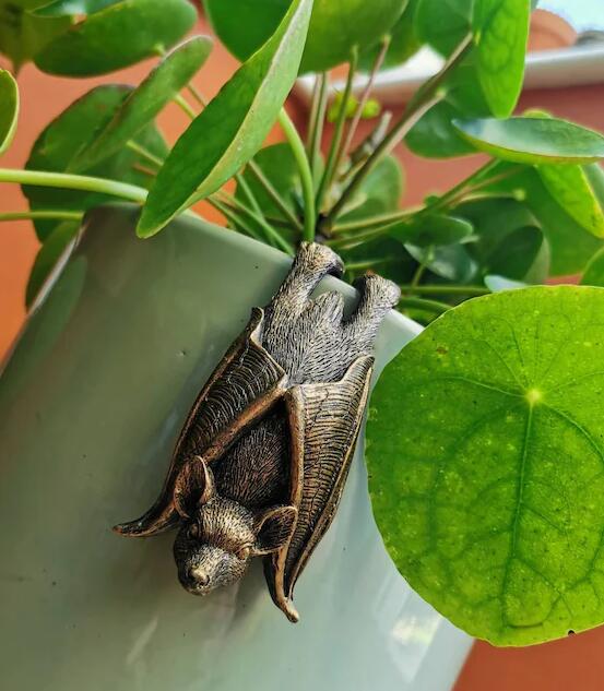Bronze Bat Pot Buddy, Pot Hanger, Bat Gifts, Gift Boxed(11 x 5.5 x 4.5 cm) - Image 12