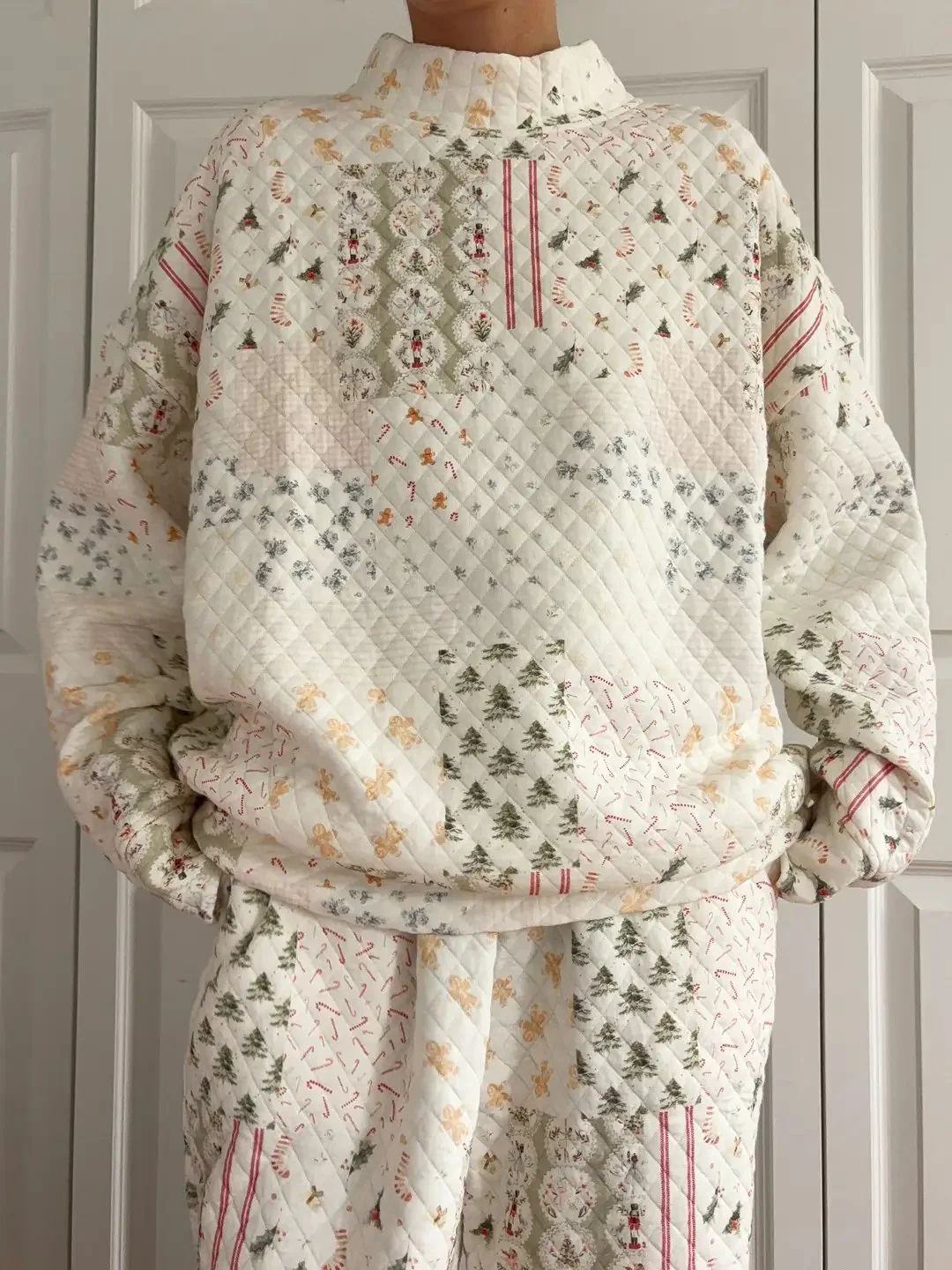 🎅Christmas Bestseller! ❄️🧣Christmas Holiday Quilted Mockneck Sweatshirt Set(✨Same as in the video) - Image 3