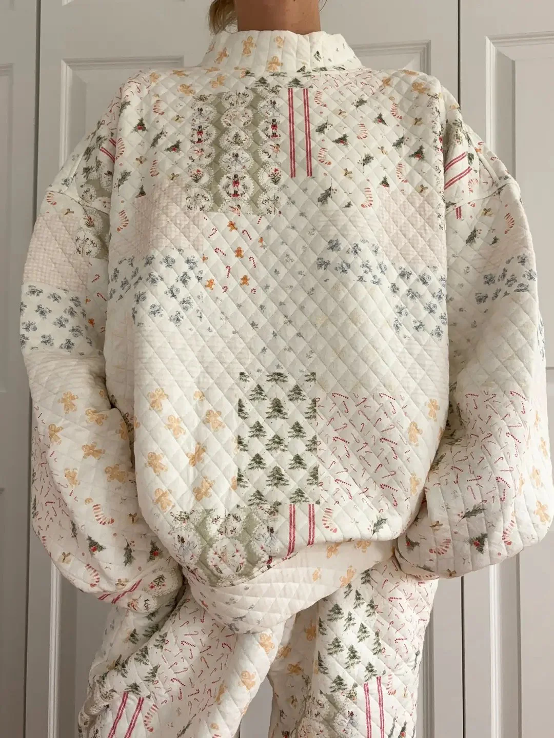 🎅Christmas Bestseller! ❄️🧣Christmas Holiday Quilted Mockneck Sweatshirt Set(✨Same as in the video) - Image 4