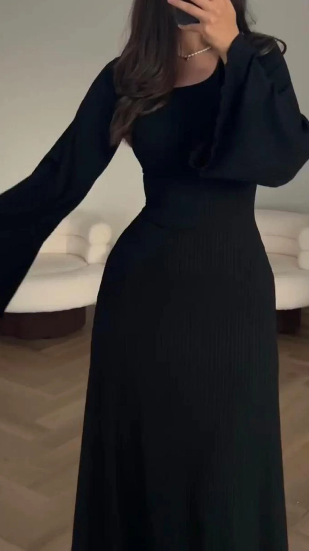 Elegant tie-waist knitted dress - Image 15