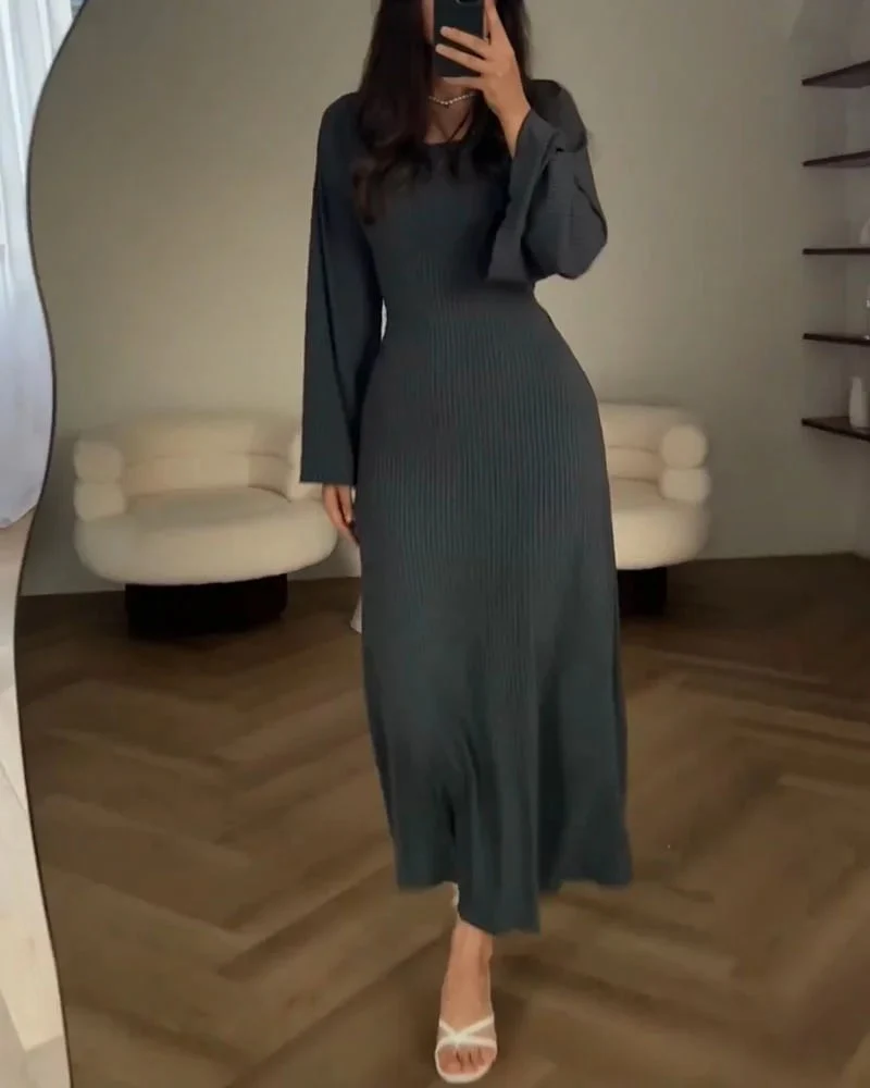 Elegant tie-waist knitted dress - Image 2