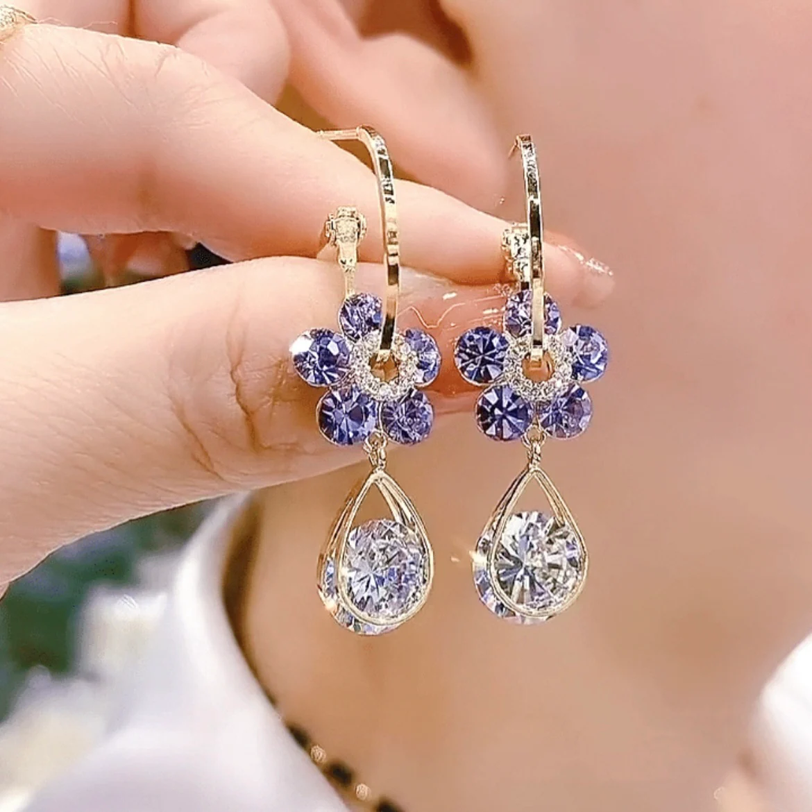 Fashion Flower Crystal Earrings - Image 2