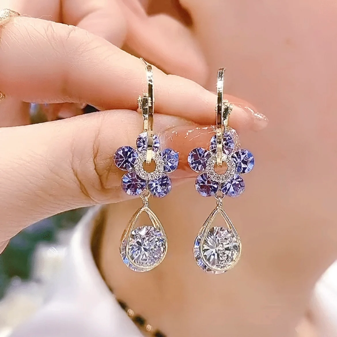 Fashion Flower Crystal Earrings - Image 3