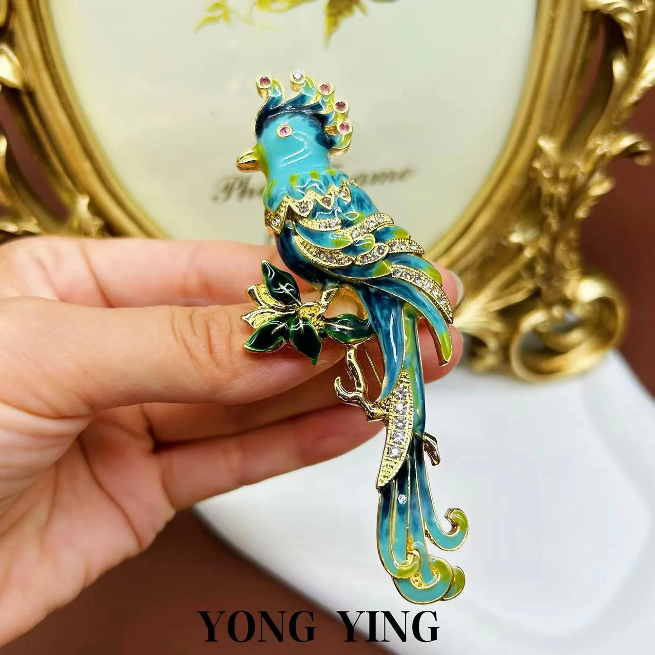 Gold-plated enamel parrot brooch - Image 5