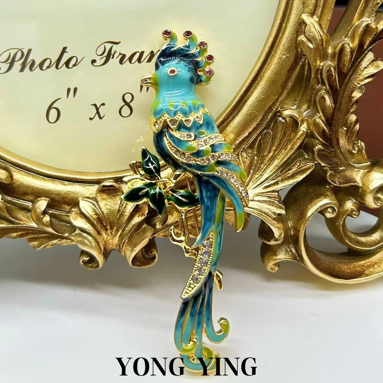 Gold-plated enamel parrot brooch - Image 7