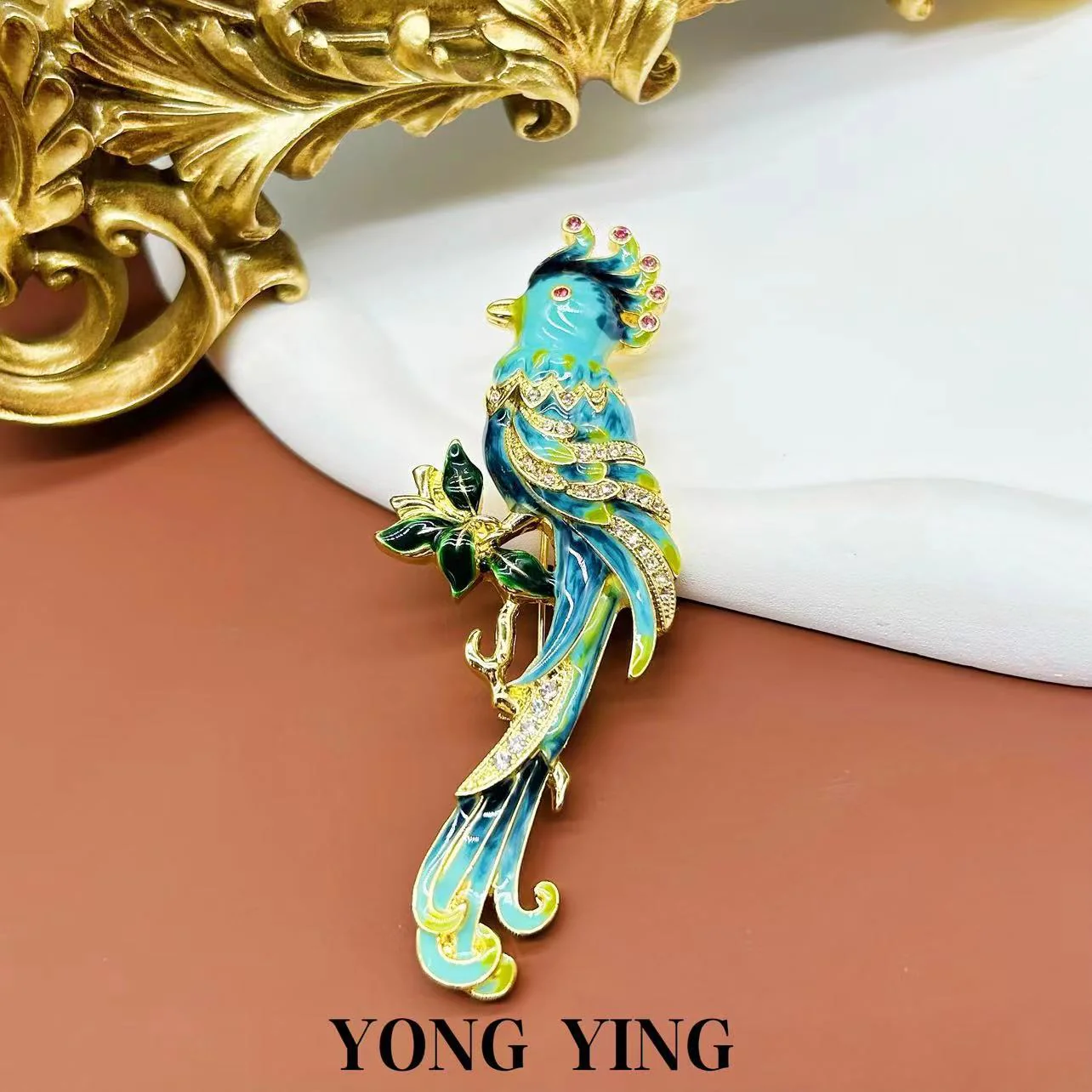 Gold-plated enamel parrot brooch - Image 8