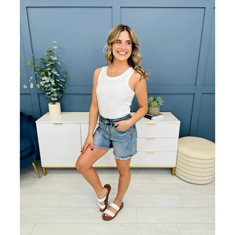 High Rise Frayed Hem Cut Off Dad Shorts - Image 9