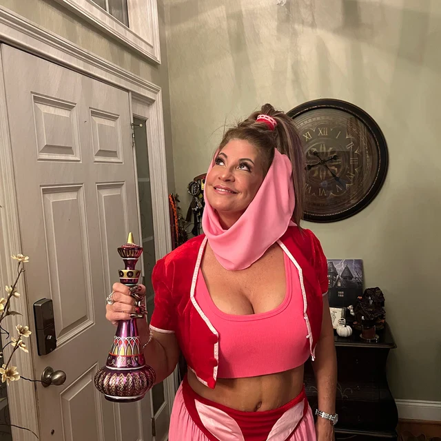 I Dream of Jeannie Bottle - Image 3