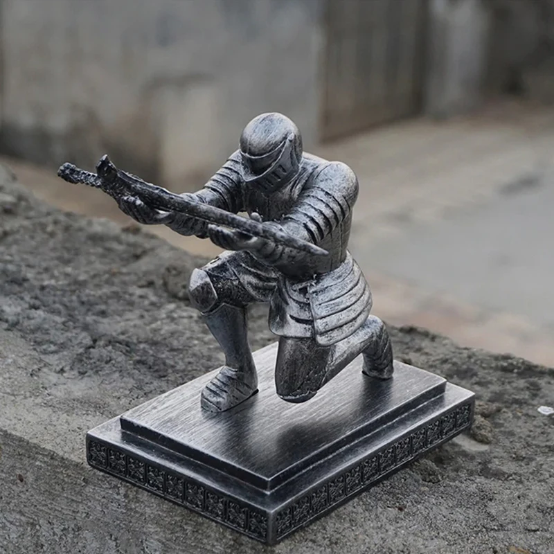 knight pen holder - Image 2