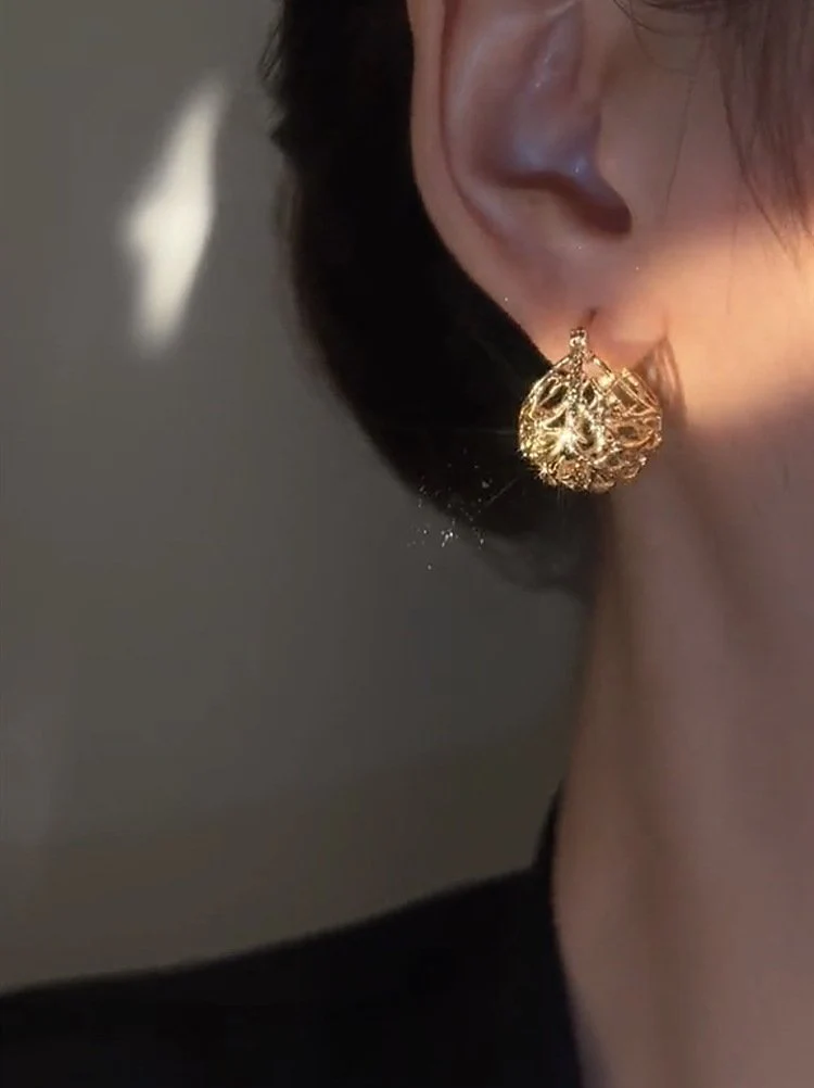 Fashion Cutout Earrings - Image 8