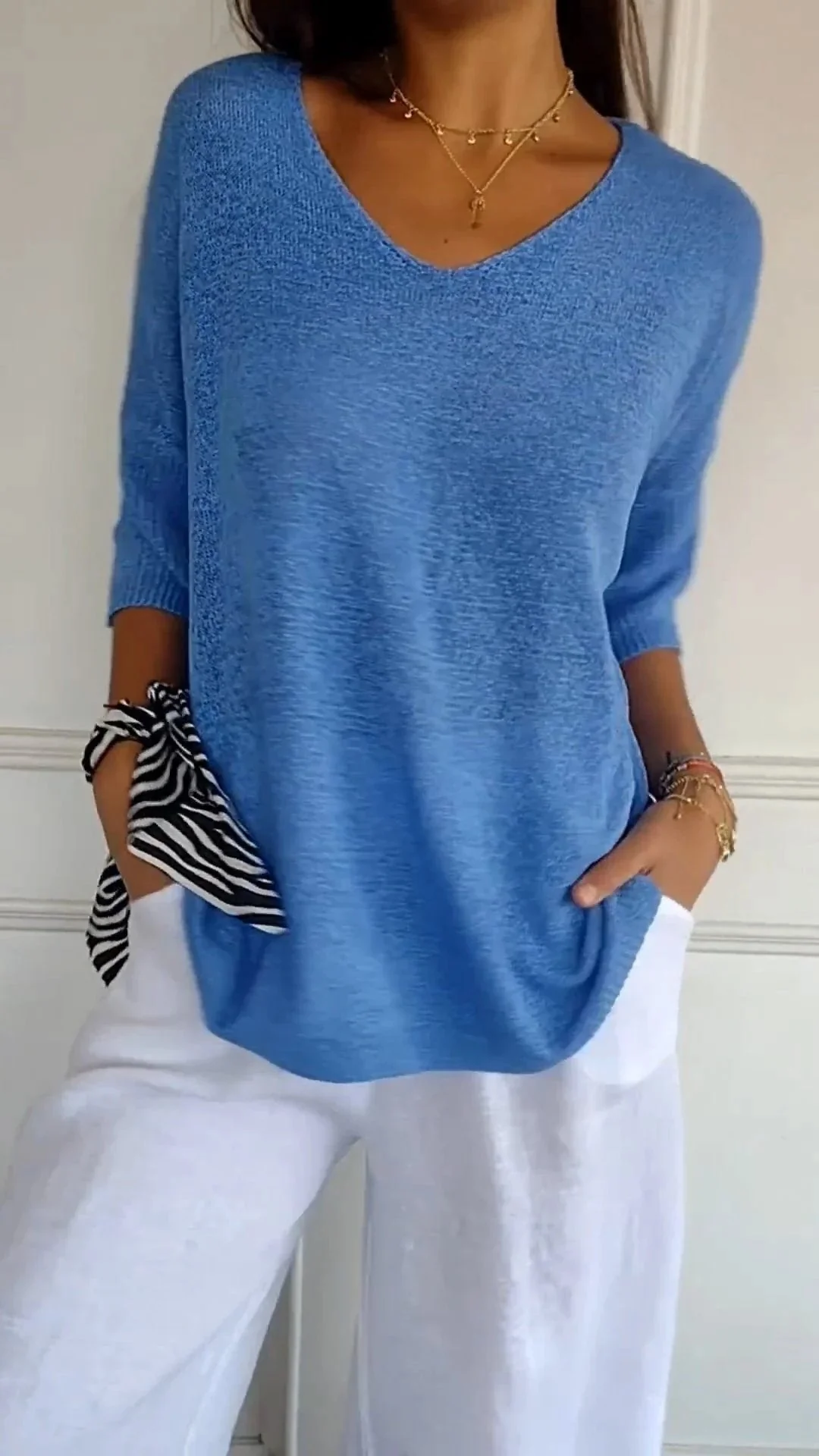 Solid Color Knitted V-neck Top - Image 10