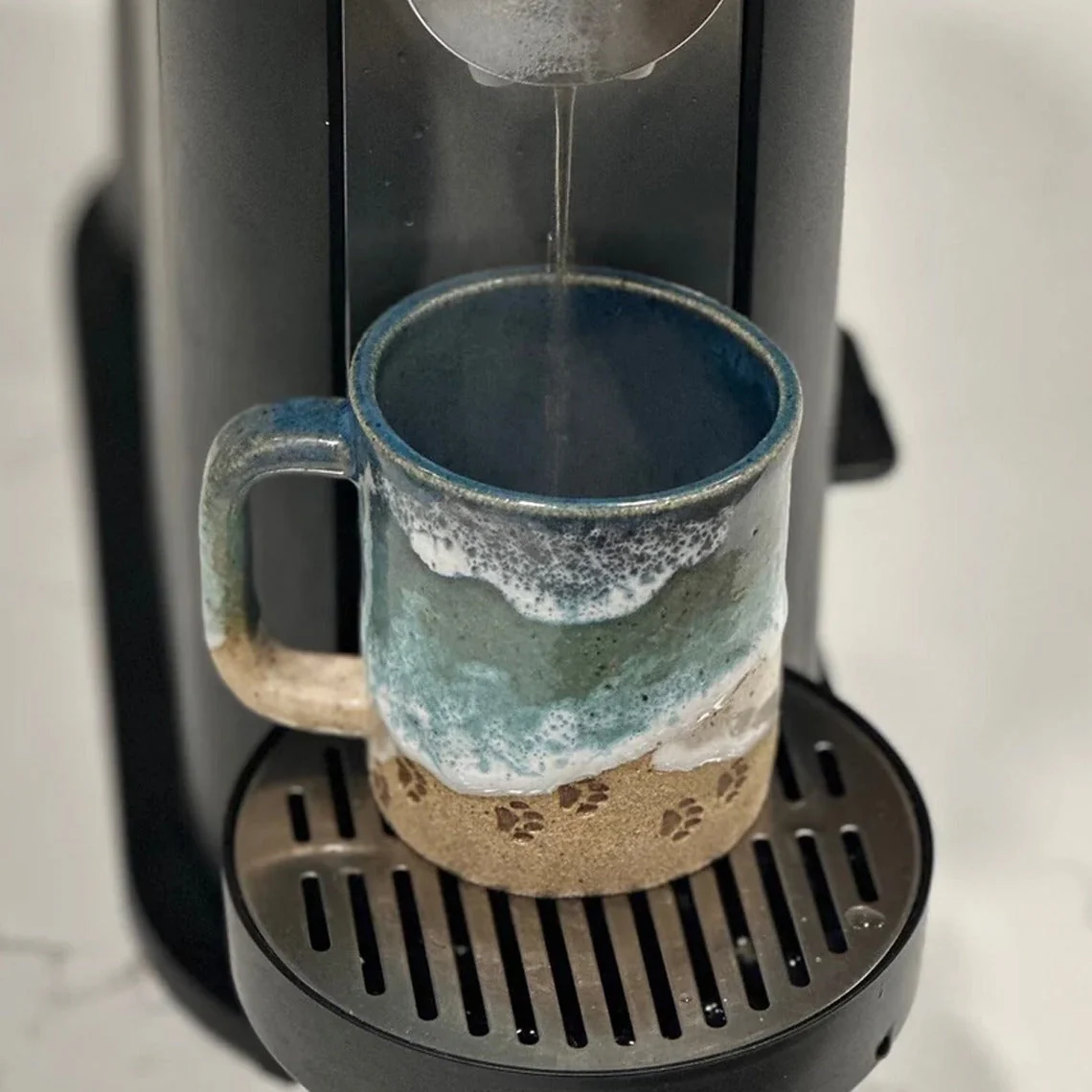 🌊🌊🌊Paw Print Ocean Shoreline Mug - Image 3