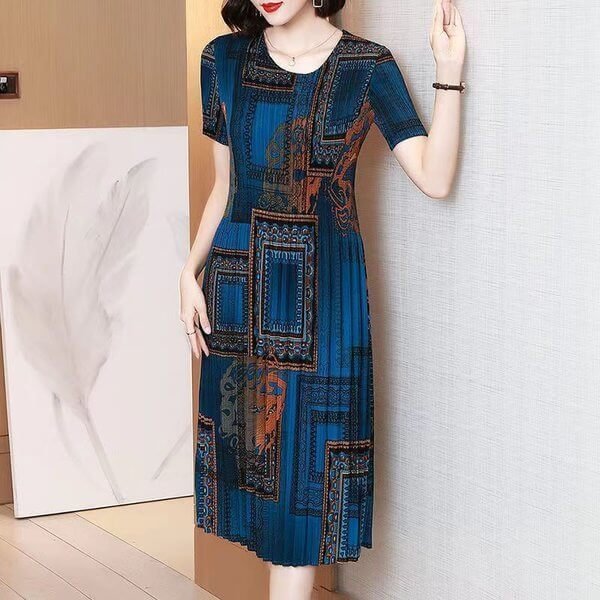 Fashionable Pleated Dress - Image 8
