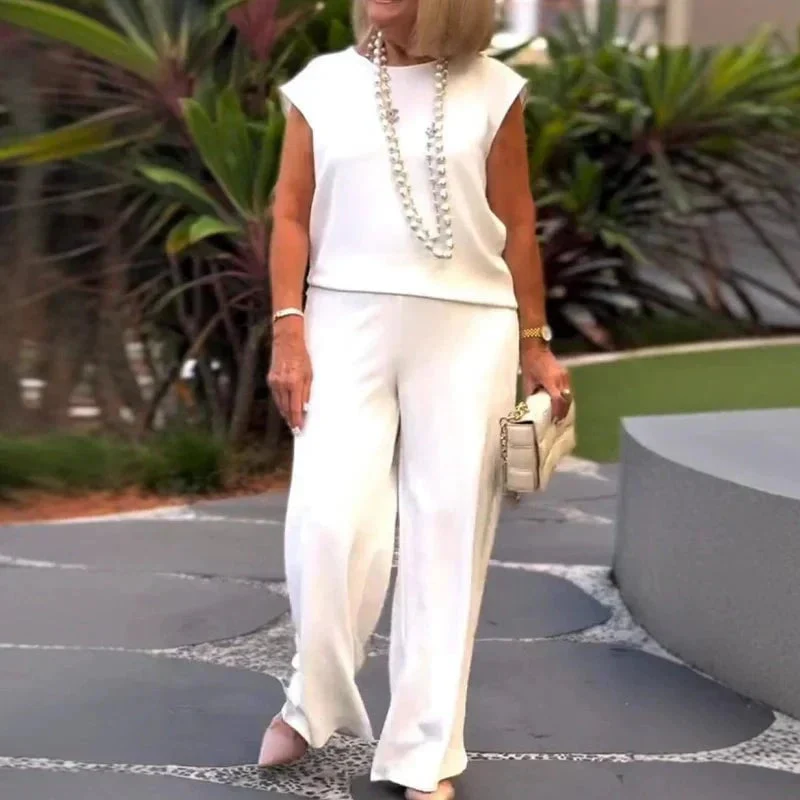 Women's crew neck sleeveless top and pants set - Image 4