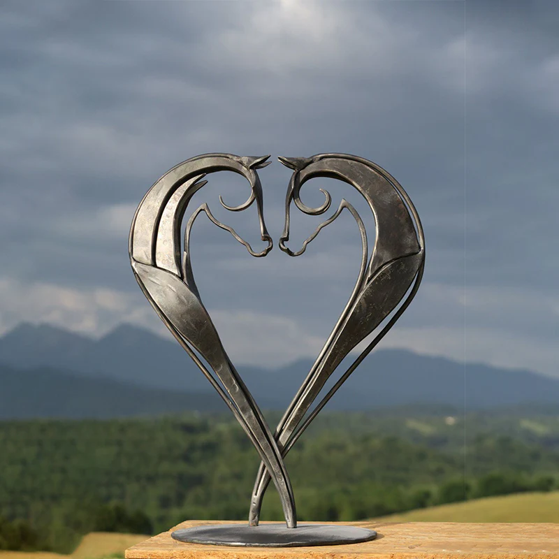 Kiss Horse Sculpture - Image 8