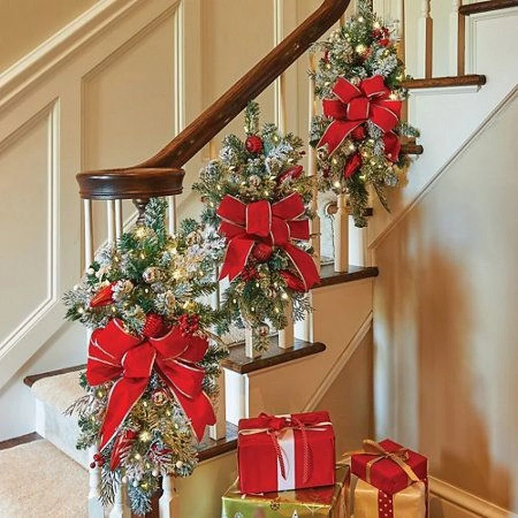 The Cordless Prelit Stairway Swag Trim-BUY 2 FREE SHIPPING - Image 4