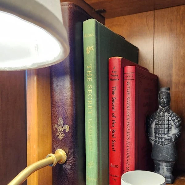 The "Classic" Literary Lamp - Image 3