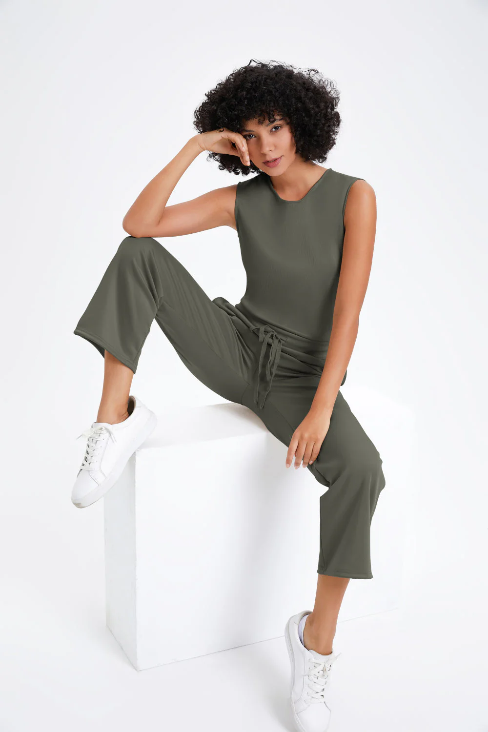 Slim casual women's sleeveless solid color v-neck trousers jumpsuit - Buy two and get free shipping! - Image 5