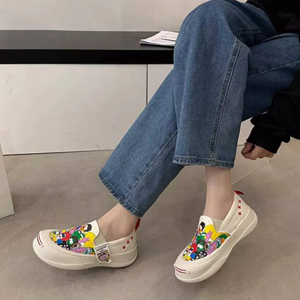 Thick-soled Slip-on Graffiti Canvas Casual Shoes - Image 11