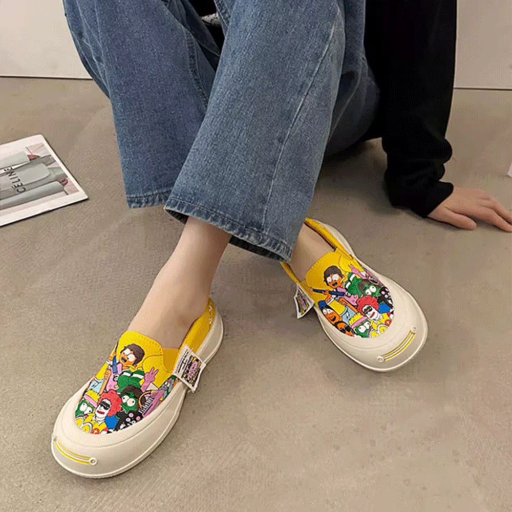 Thick-soled Slip-on Graffiti Canvas Casual Shoes - Image 7
