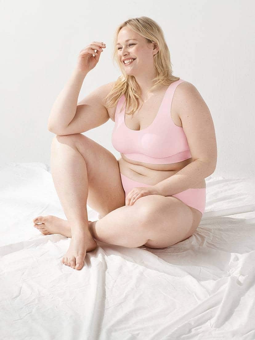 Ultra Comfort Seamless Shaping Wireless Support Bra Plus Size - Image 10