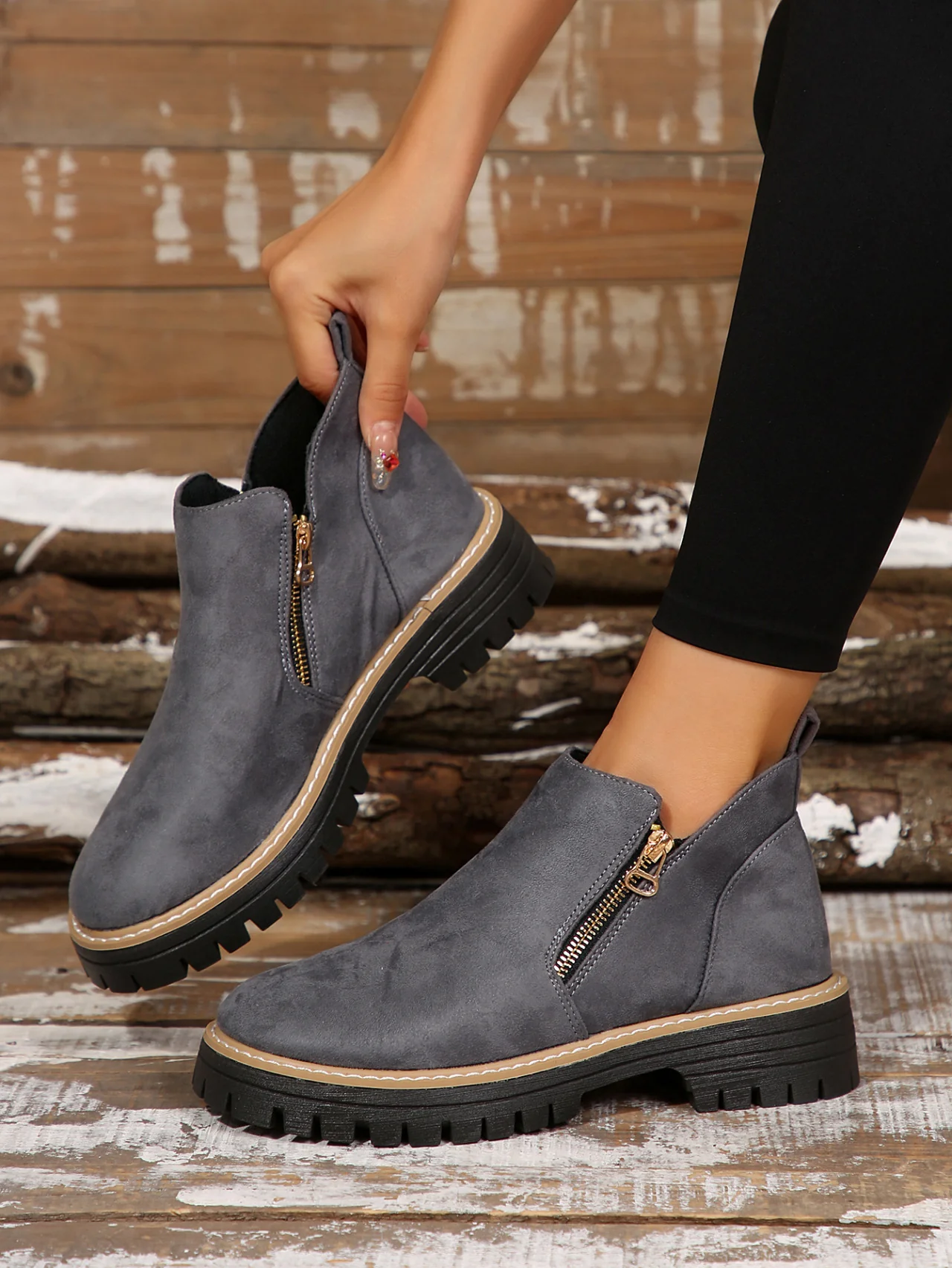 Women's Fashion Solid Color Ankle Boots - Image 2