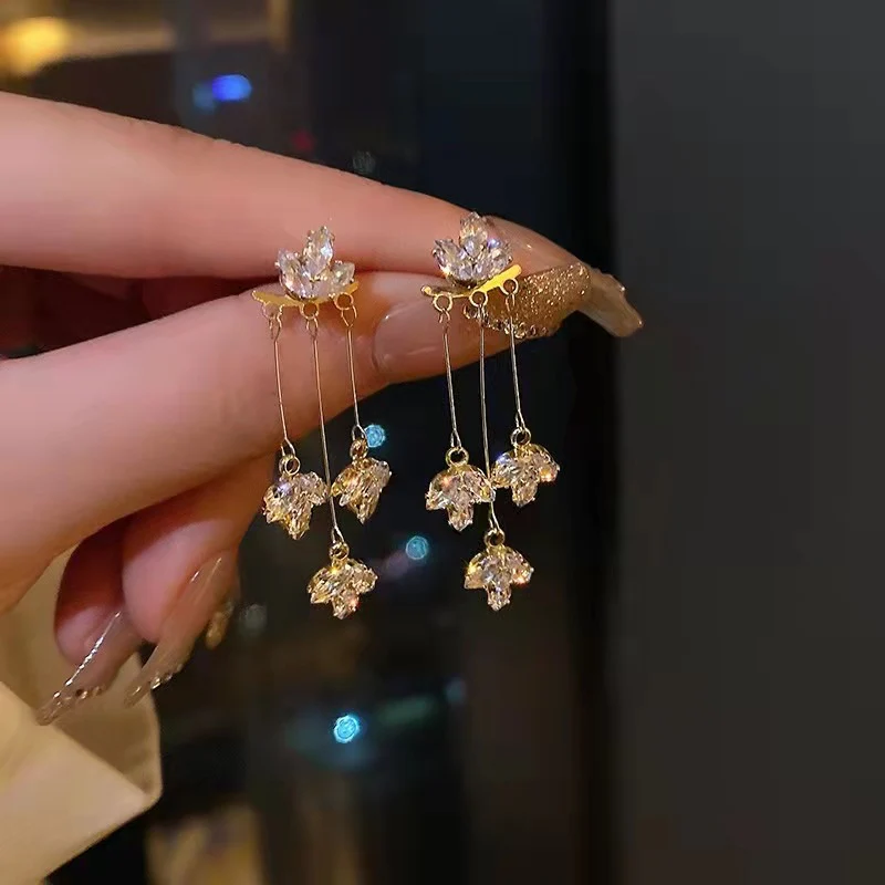 ZIRCON TASSEL MAPLE LEAF EARRINGS - Image 6